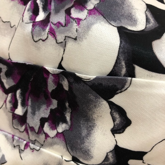 Satiny strapless corset from White House Black Market. Purple floral pattern - Picture 3 of 5